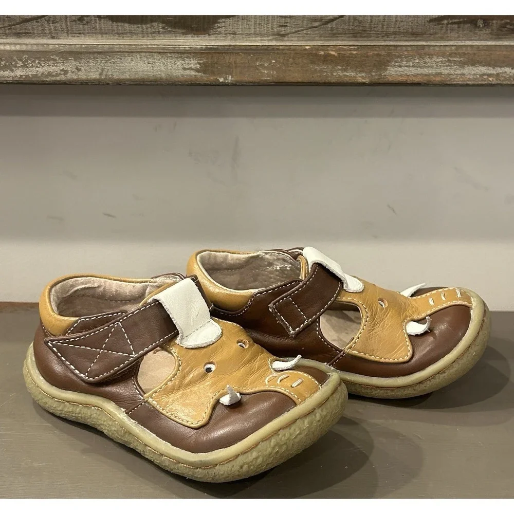 Toddler Boy's LIVIE & LUCA Size 6 Elephant Theme Shoes